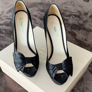 Prada Elegant Black Bow Heels